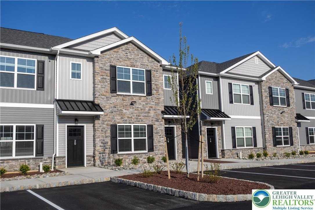 1411 Greenview Dr #19