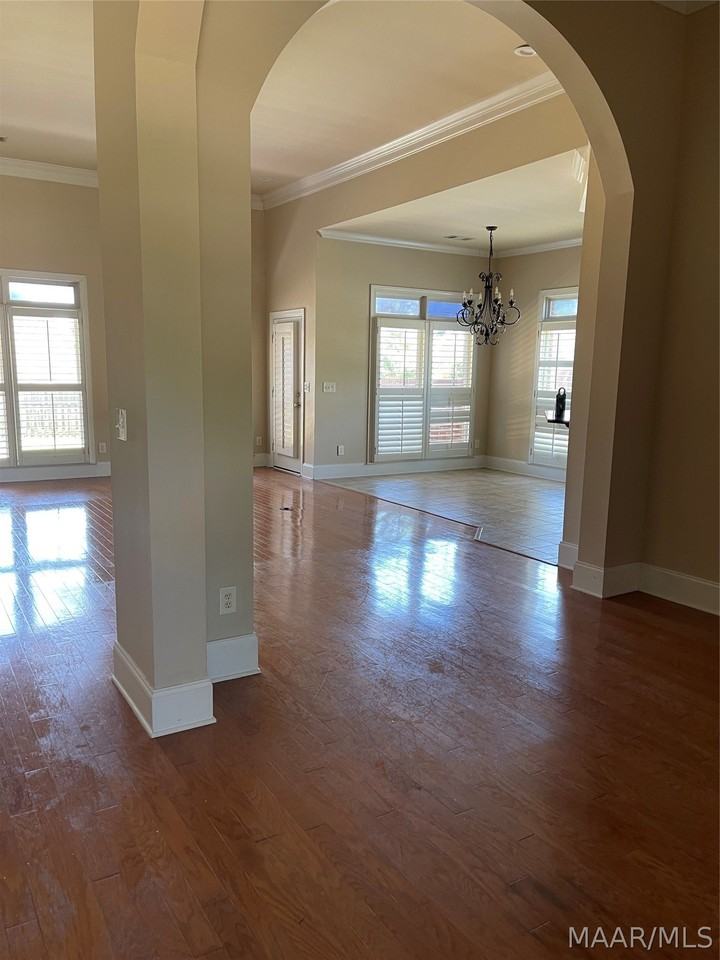 7071 Mid Pines Cir - Photo 4 of 15