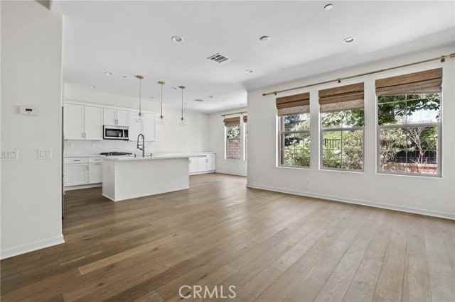 148 Winnett - Photo 4 of 8