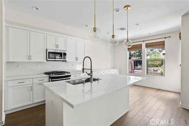 148 Winnett - Photo 6 of 8