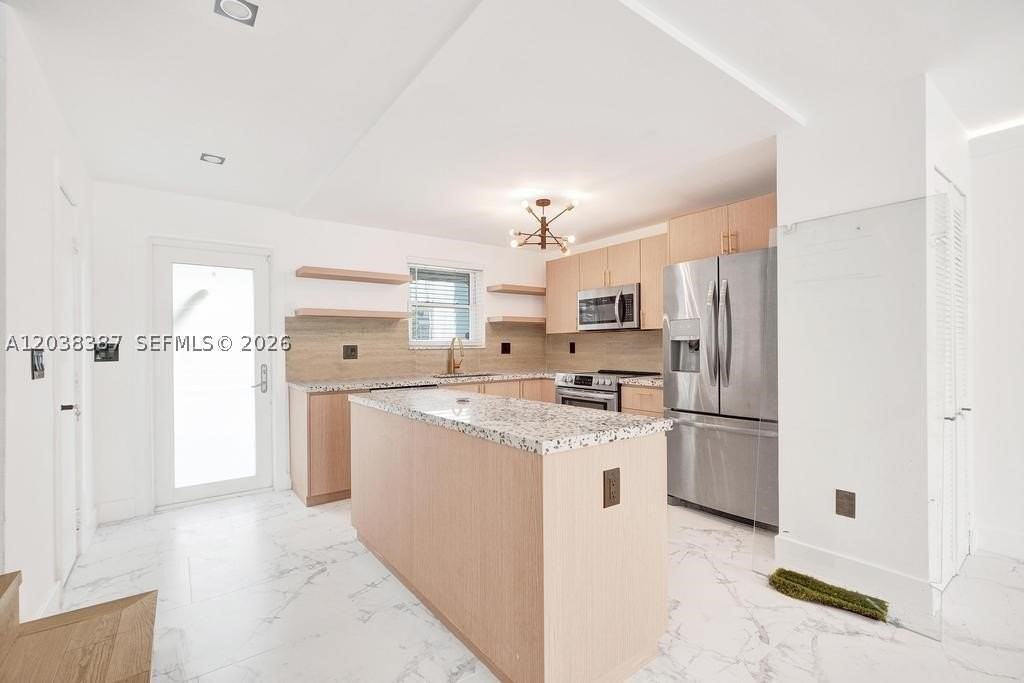 2129 Ne 123rd St #0 - Photo 6 of 19