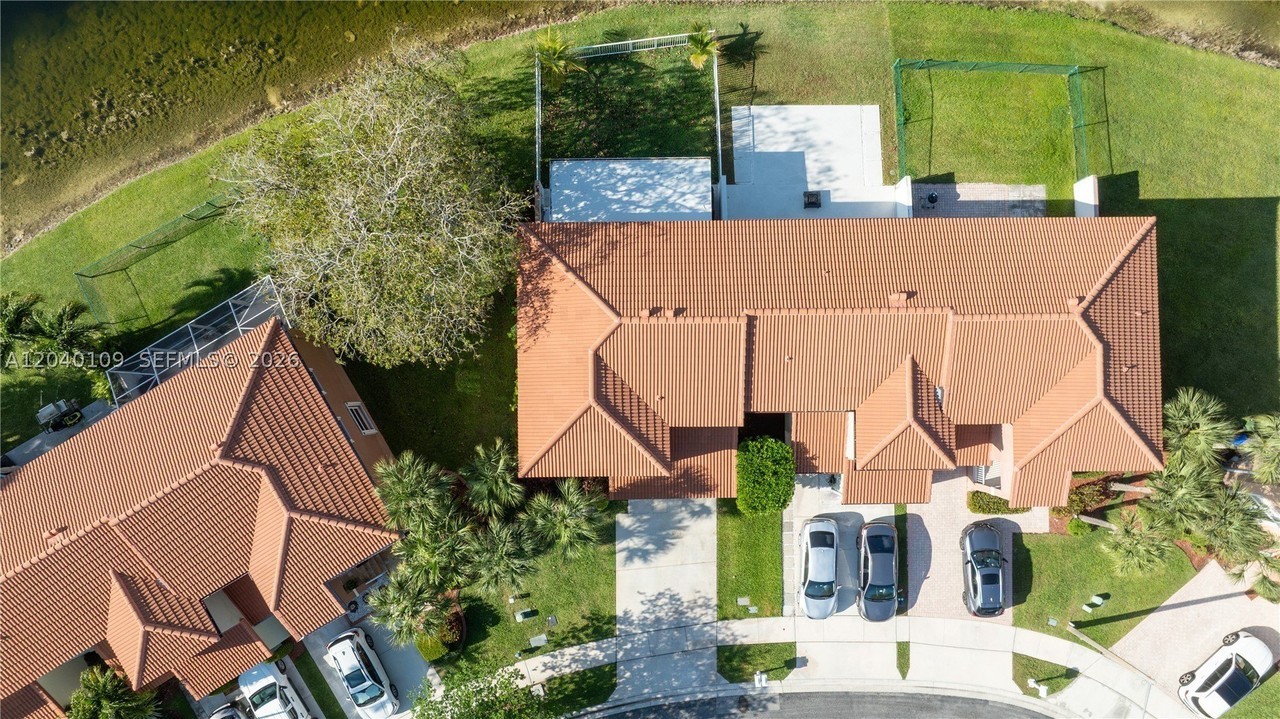 754 Nw 154th Ave - Photo 4 of 29