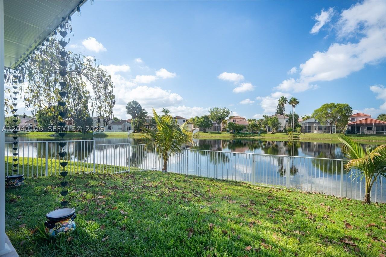 754 Nw 154th Ave - Photo 7 of 29