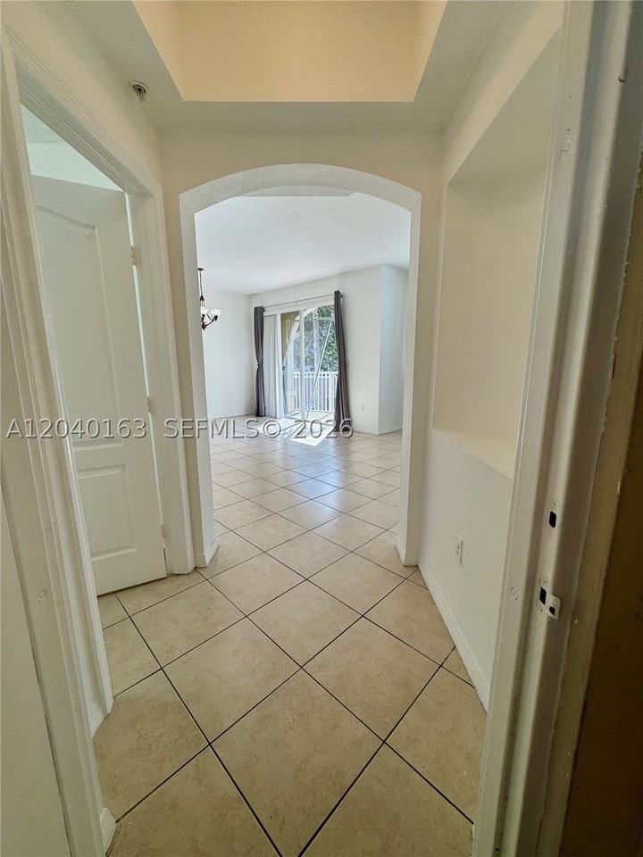 8936 W Flagler St #201 - Photo 3 of 33