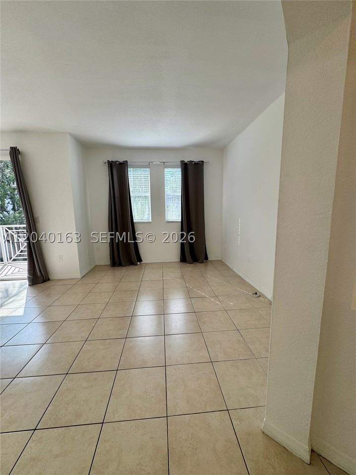 8936 W Flagler St #201 - Photo 4 of 33