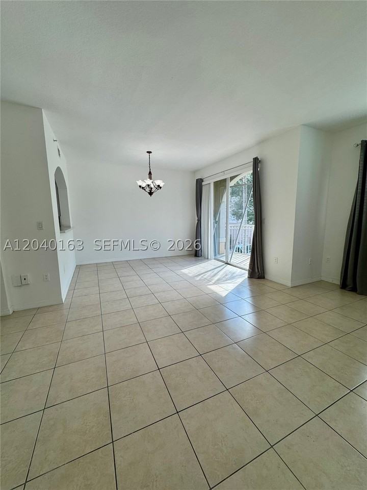 8936 W Flagler St #201 - Photo 5 of 33