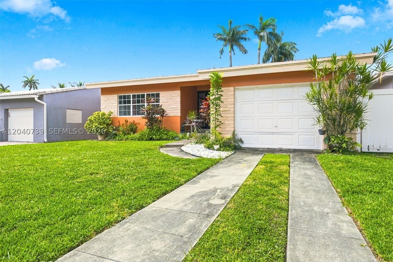 1222 Hollywood Blvd - Photo 2 of 23