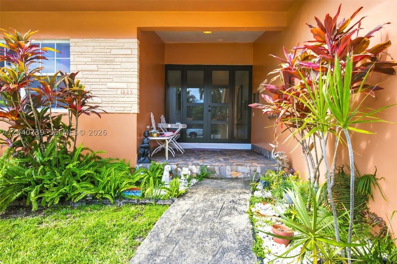 1222 Hollywood Blvd - Photo 3 of 23