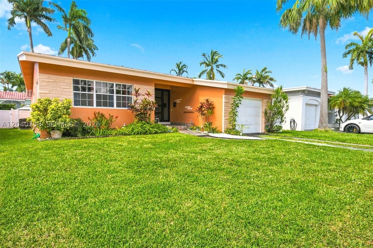 1222 Hollywood Blvd - Photo 4 of 23