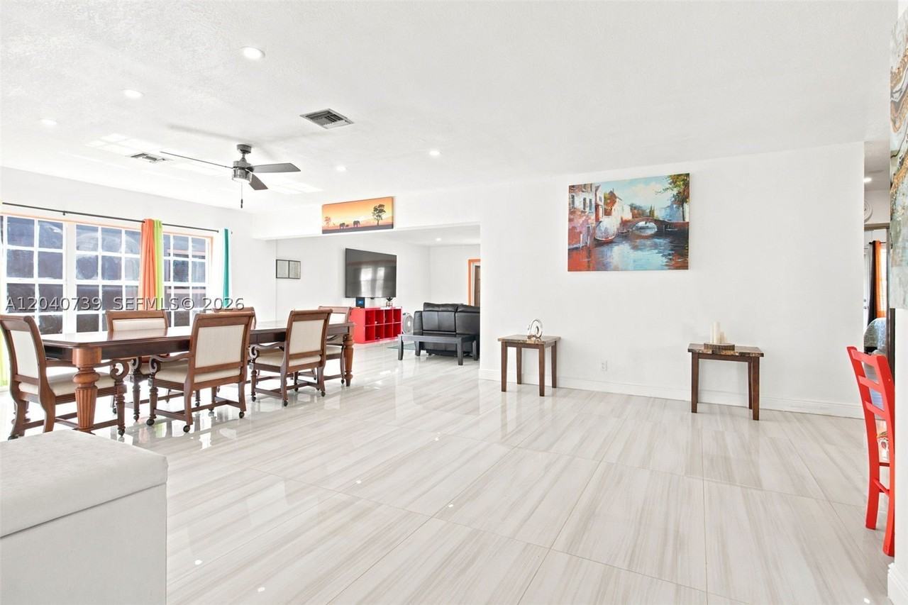 1222 Hollywood Blvd - Photo 5 of 23