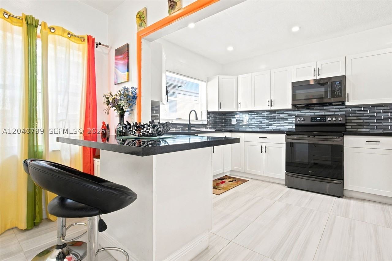 1222 Hollywood Blvd - Photo 7 of 23