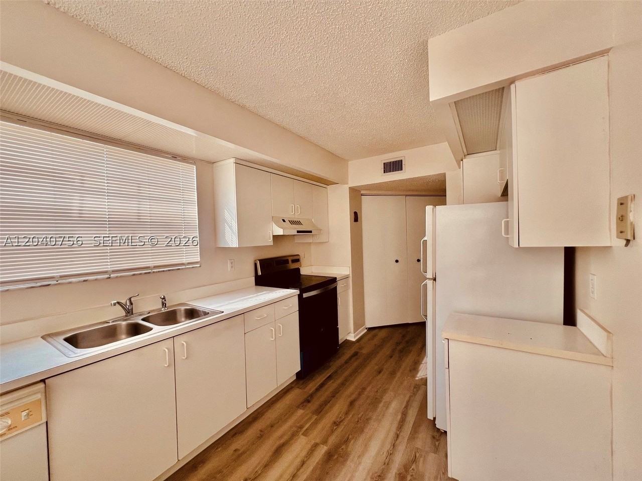 2604 Se 21st Ct #A202 - Photo 5 of 12