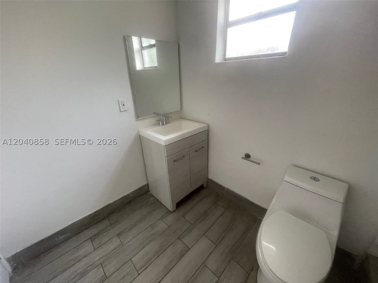 1865 Nw 16th St #1 - Photo 6 of 12