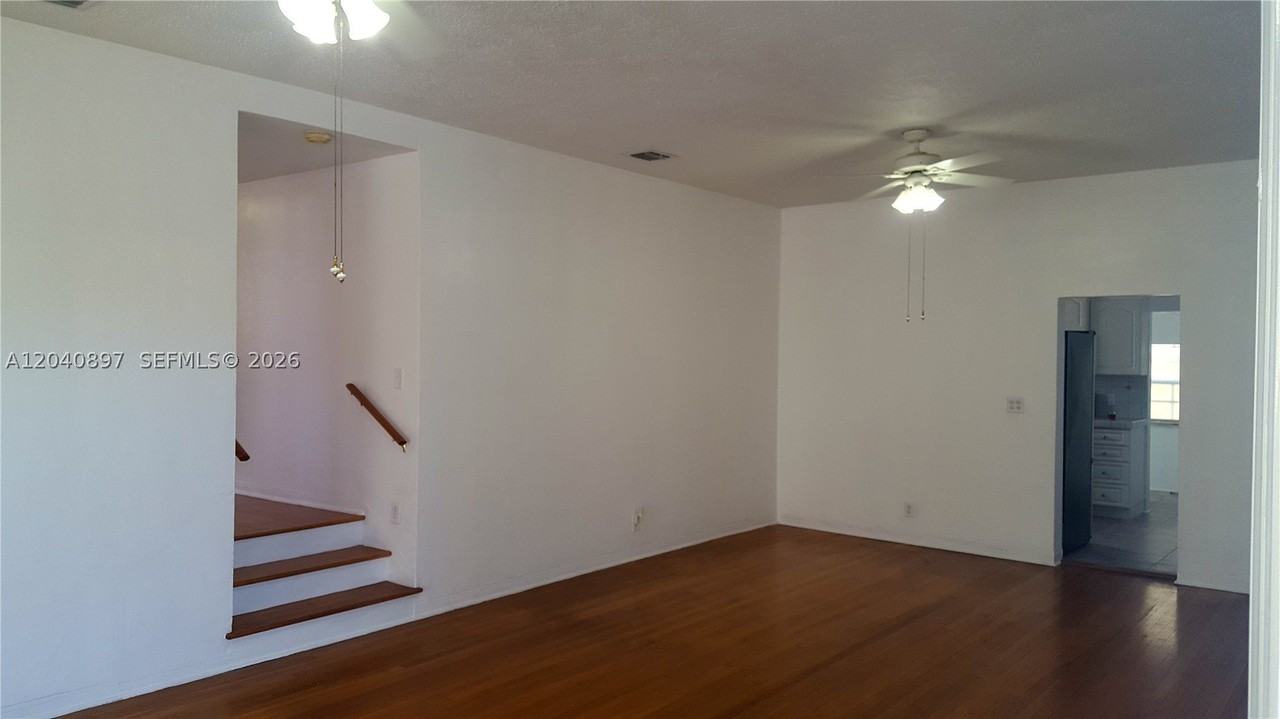 7900 Sw 22nd St - Photo 5 of 9