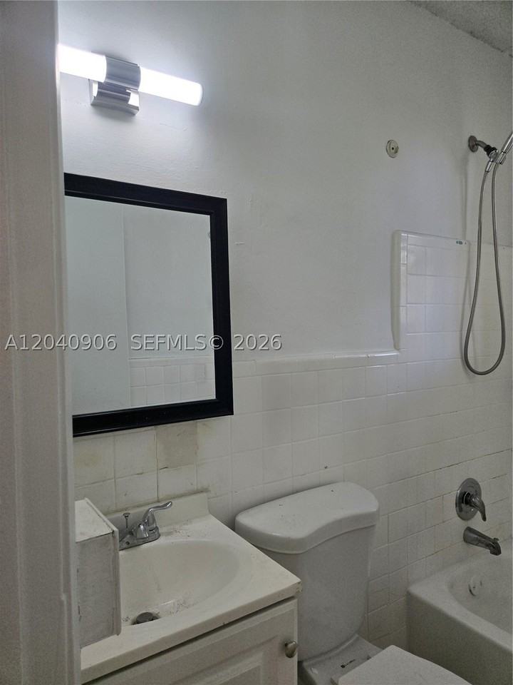 5223 Sw 25th St #0 - Photo 7 of 7