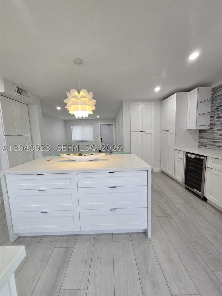 17324 Nw 74th Ave #102 - Photo 6 of 19