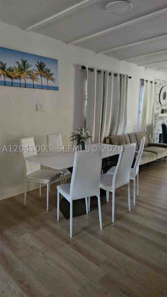 570 Nw 97th St - Photo 2 of 13