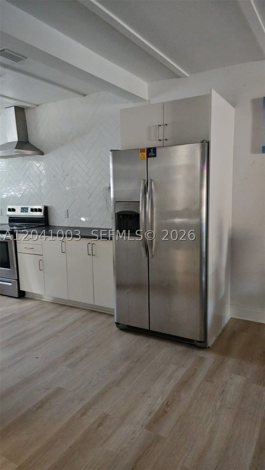 570 Nw 97th St - Photo 3 of 13