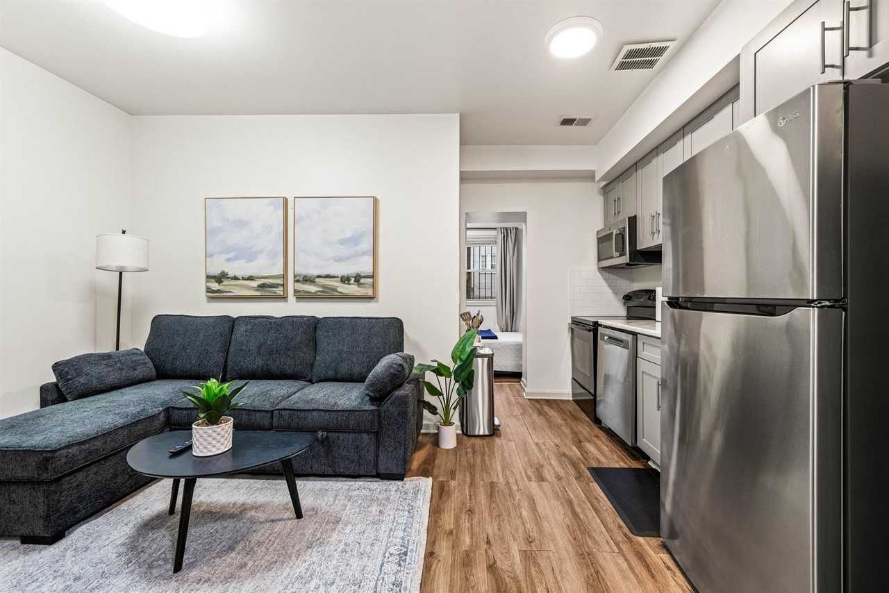Isherwood St Ne - Photo 6 of 18
