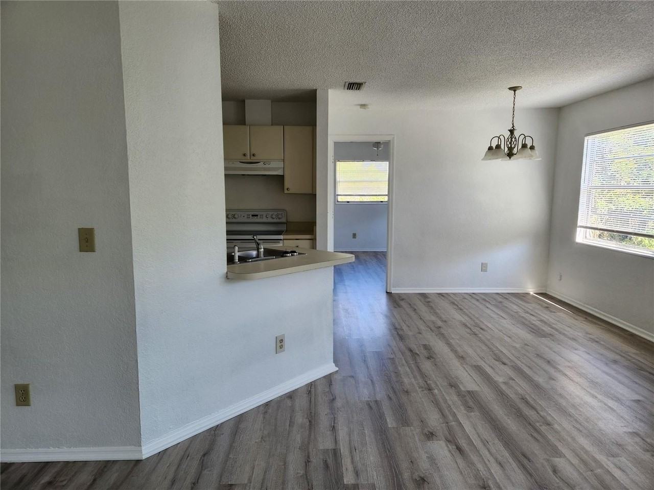 9522 Ace Rd #B - Photo 3 of 18