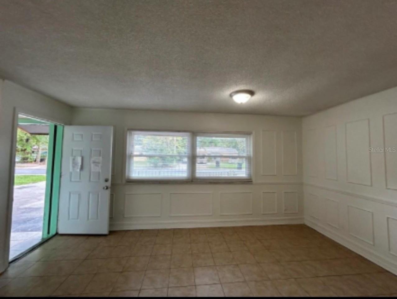 625 19th St - Photo 3 of 3