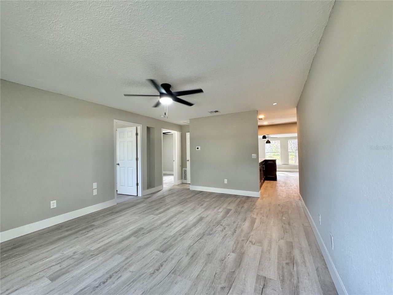 2346 Section Dr - Photo 3 of 23