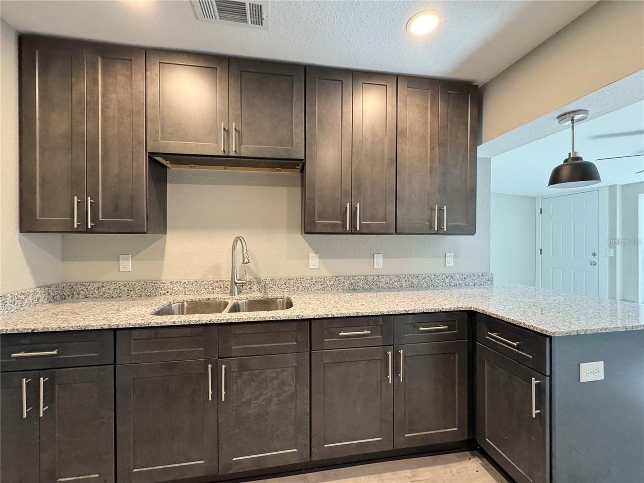 2346 Section Dr - Photo 7 of 23