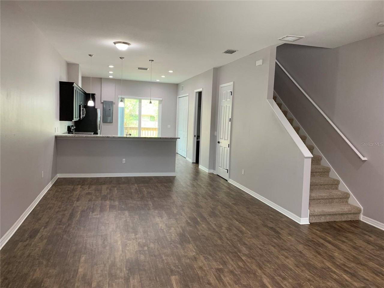 512 Frances St - Photo 4 of 15