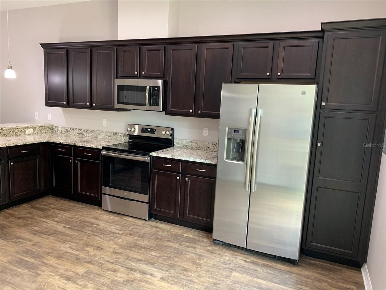 512 Frances St - Photo 5 of 15