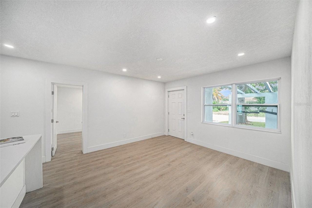 3812 W Rogers Ave - Photo 6 of 29