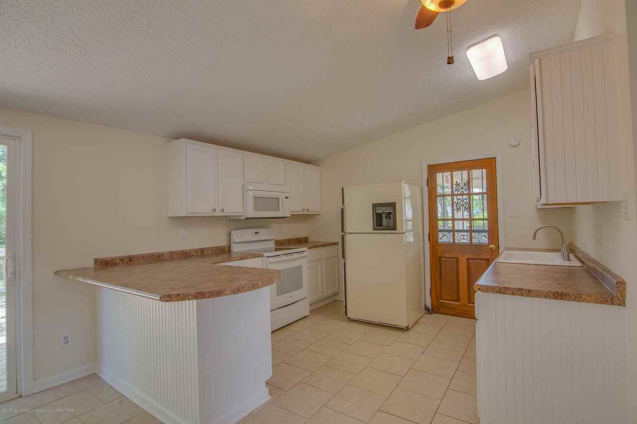 1707 Swayze Cv - Photo 7 of 14