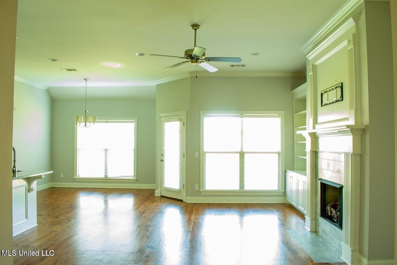 216 Buttonwood Ln - Photo 5 of 21