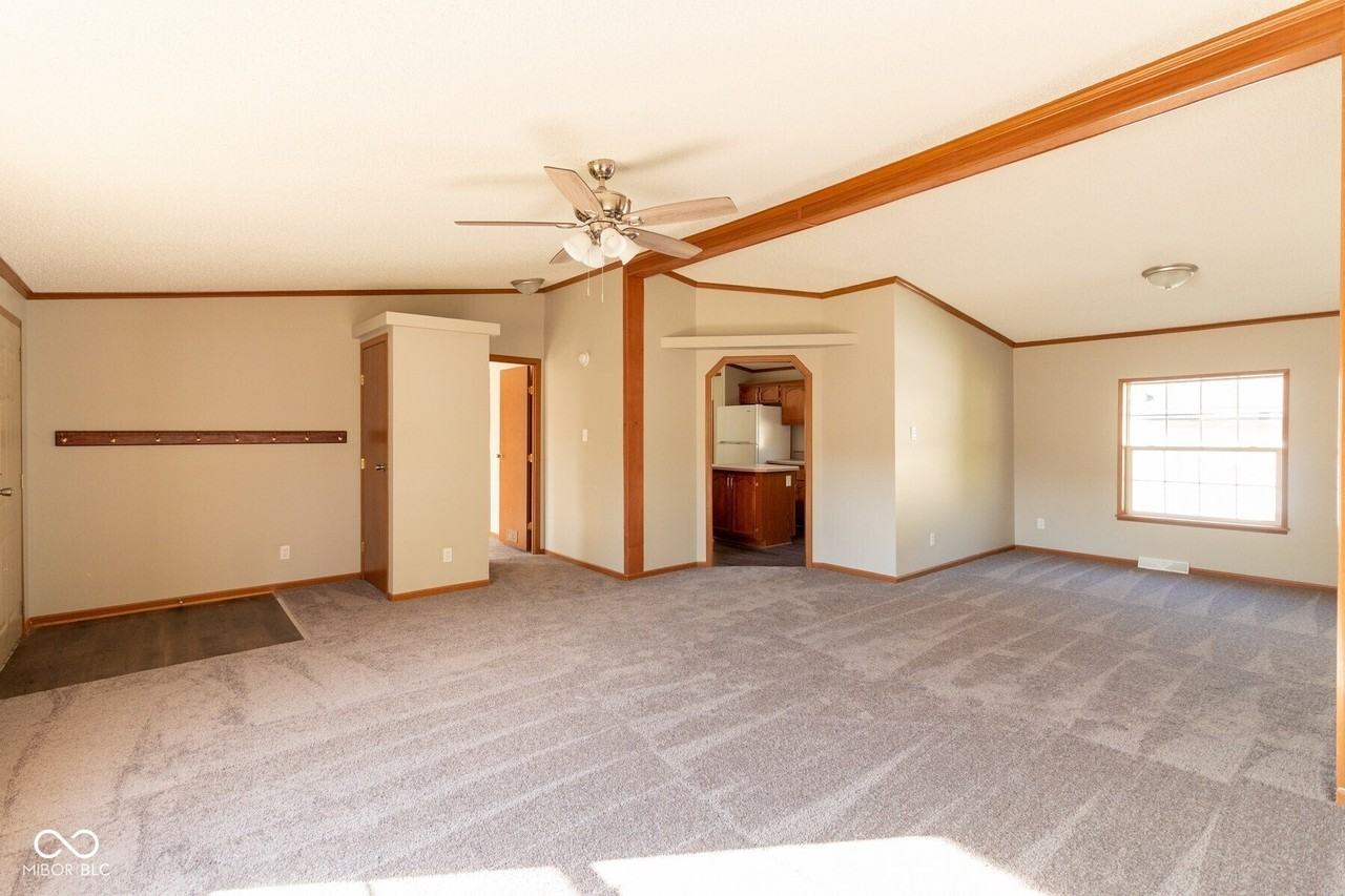 318 N Harrison St - Photo 3 of 21