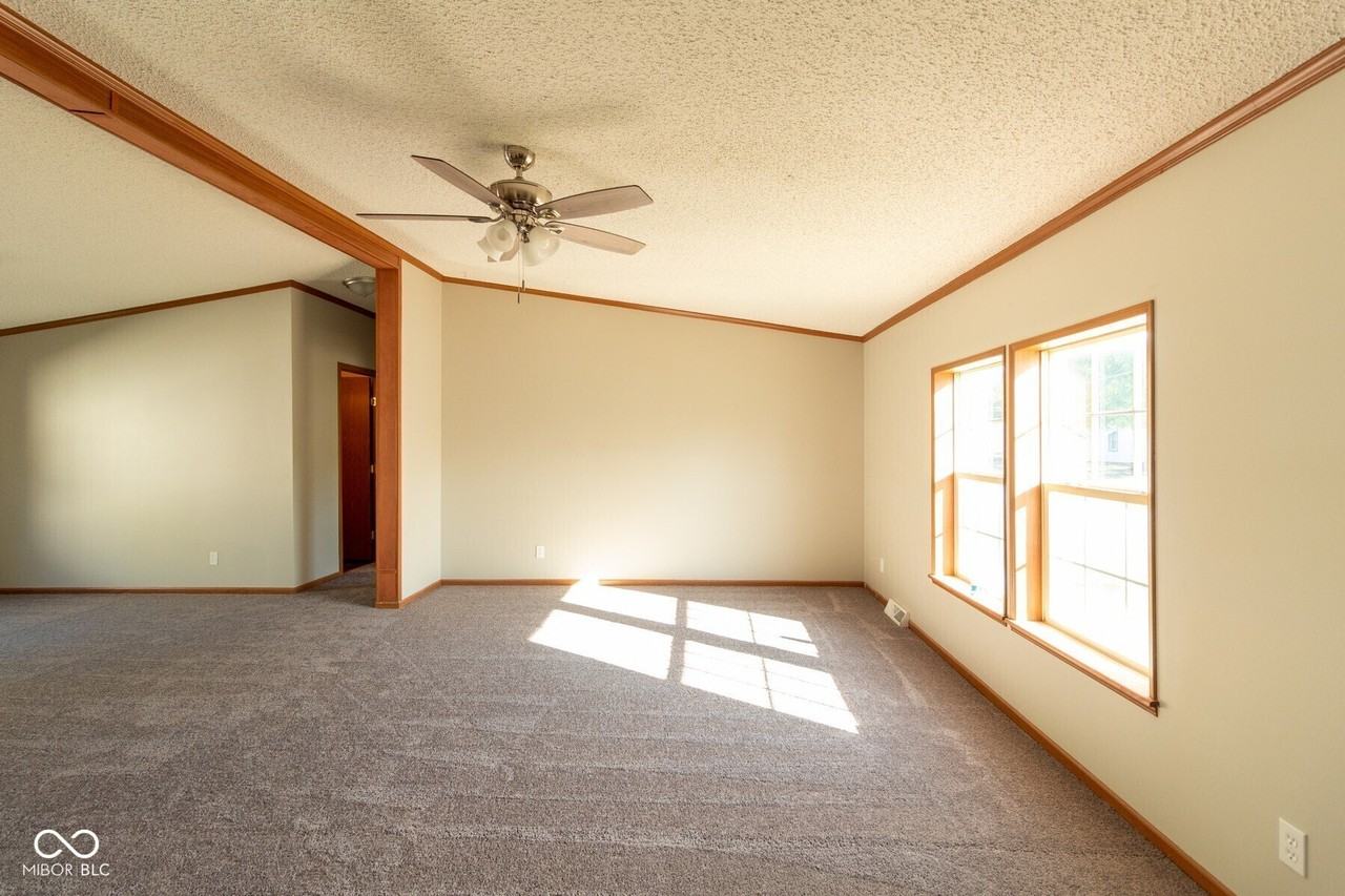 318 N Harrison St - Photo 4 of 21