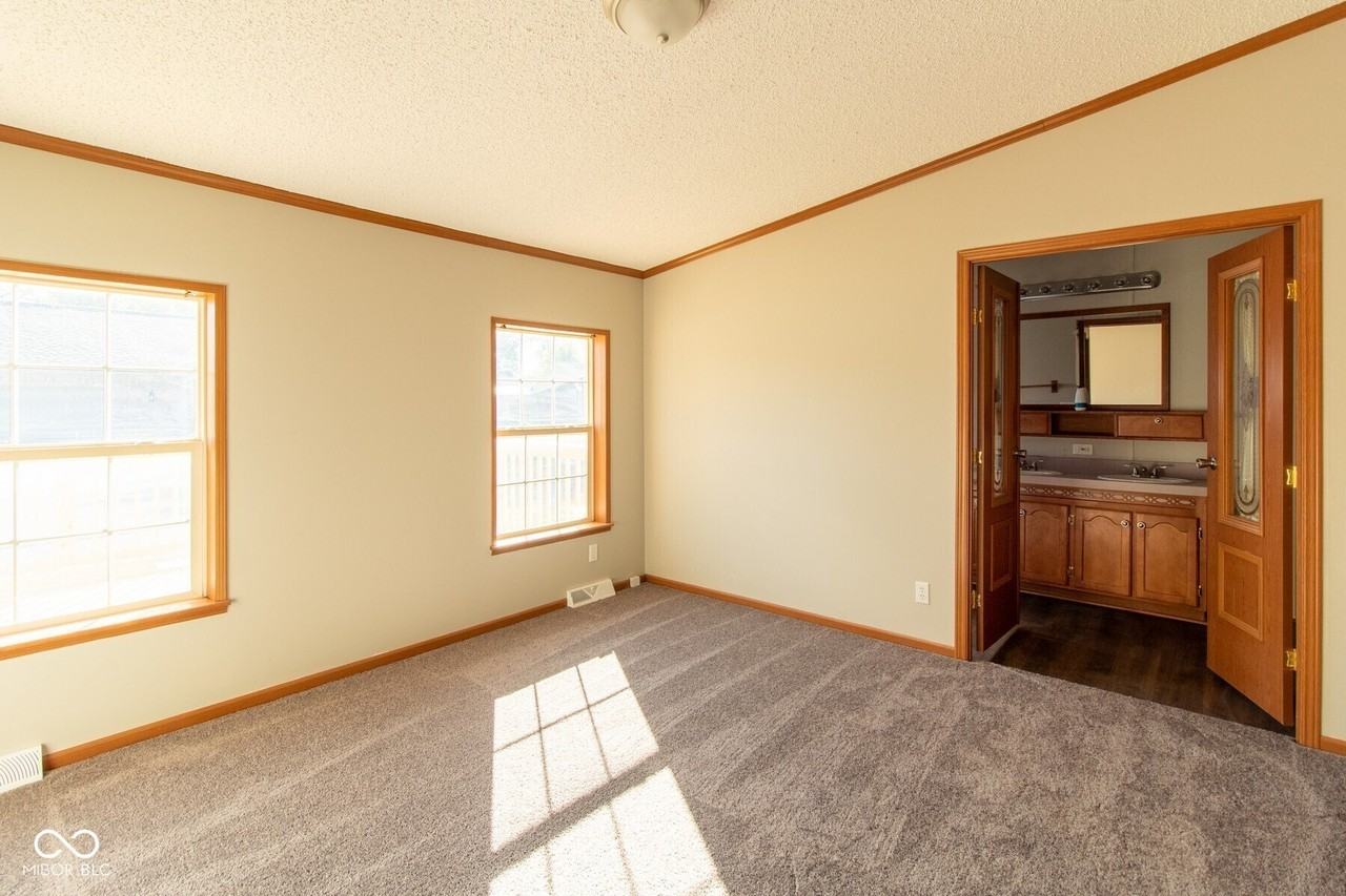 318 N Harrison St - Photo 7 of 21