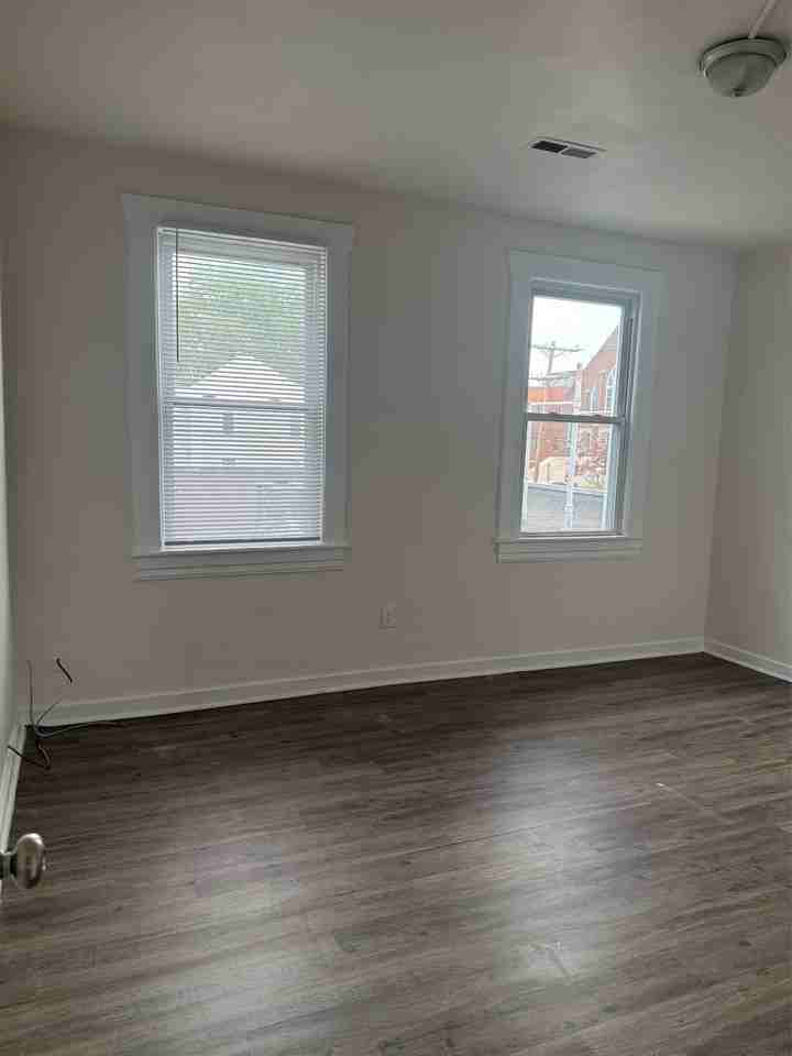 1020 jamison ave NE - 4 #4 - Photo 7 of 10