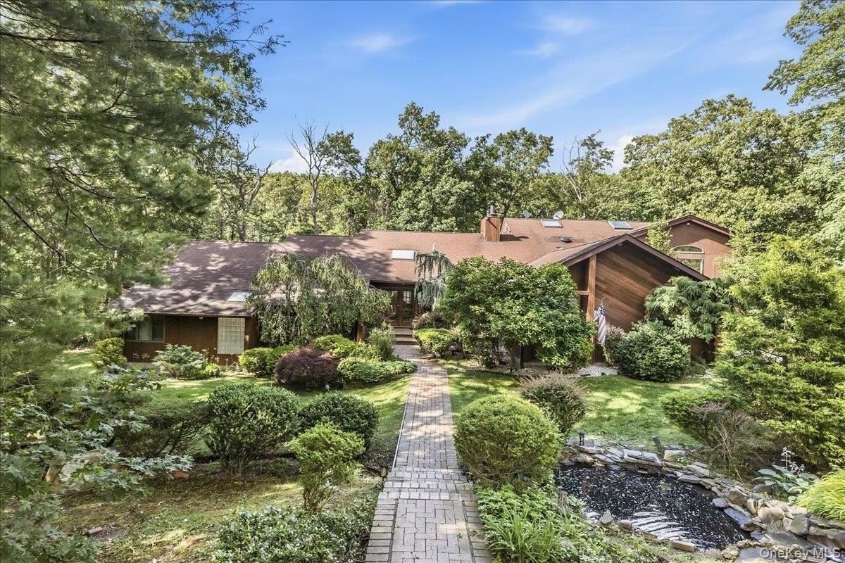 1 Brothers Ct - Photo 3 of 26