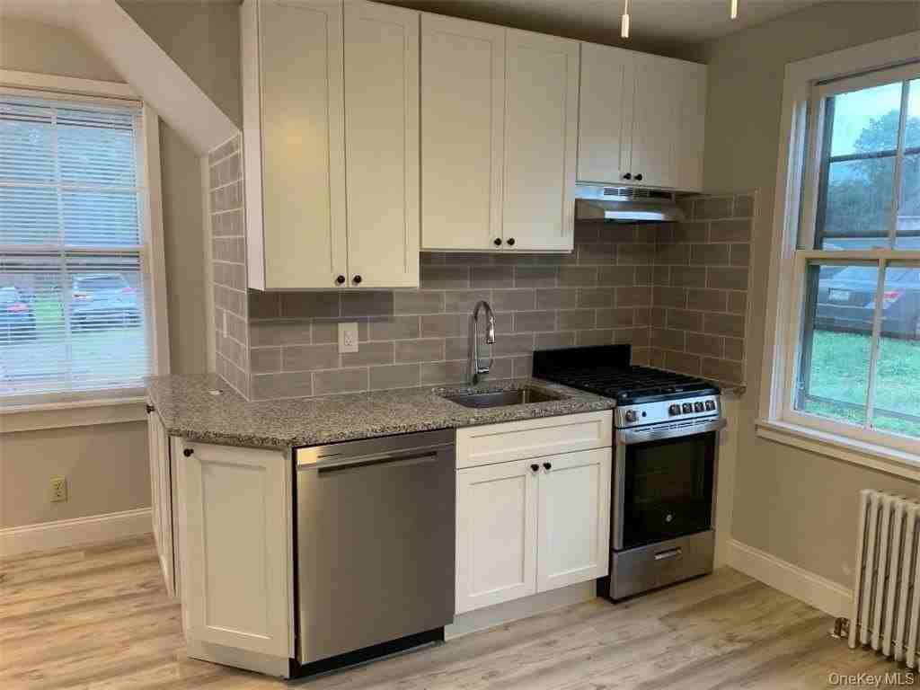730 W Nyack Rd #1-1stFL - Photo 2 of 18