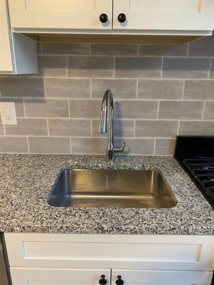 730 W Nyack Rd #1-1stFL - Photo 3 of 18