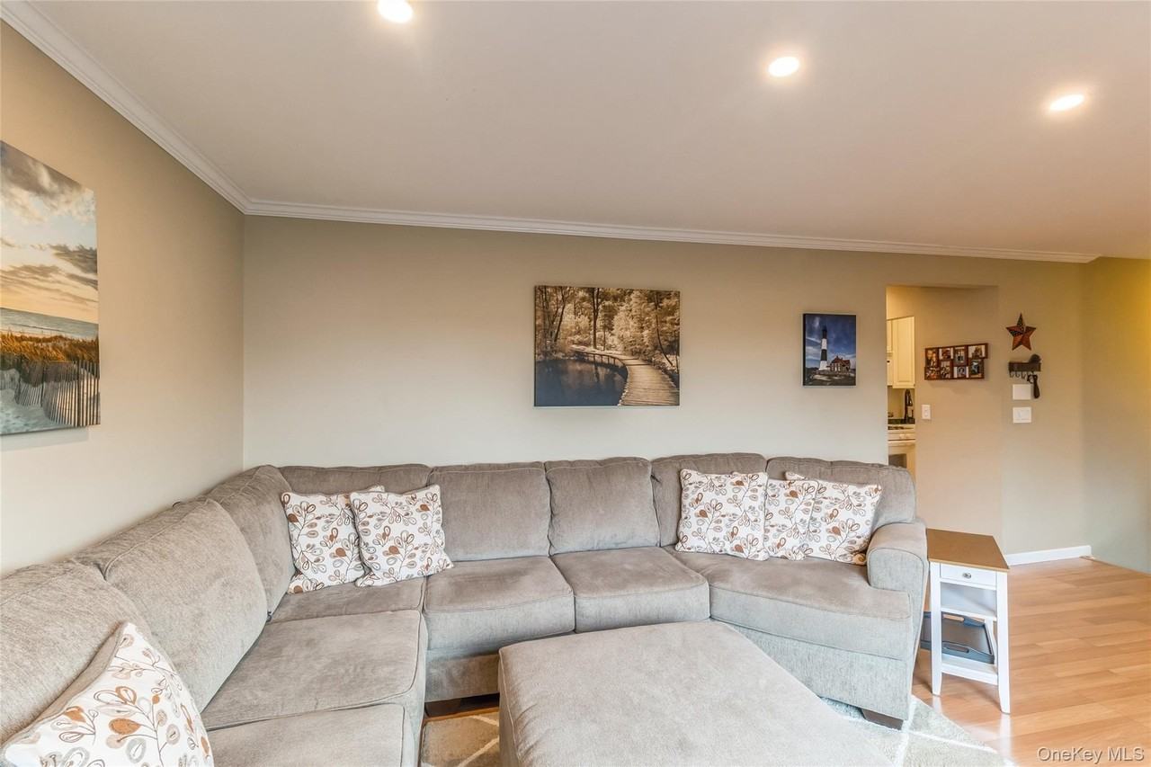 48 Pointe Cir S - Photo 7 of 34