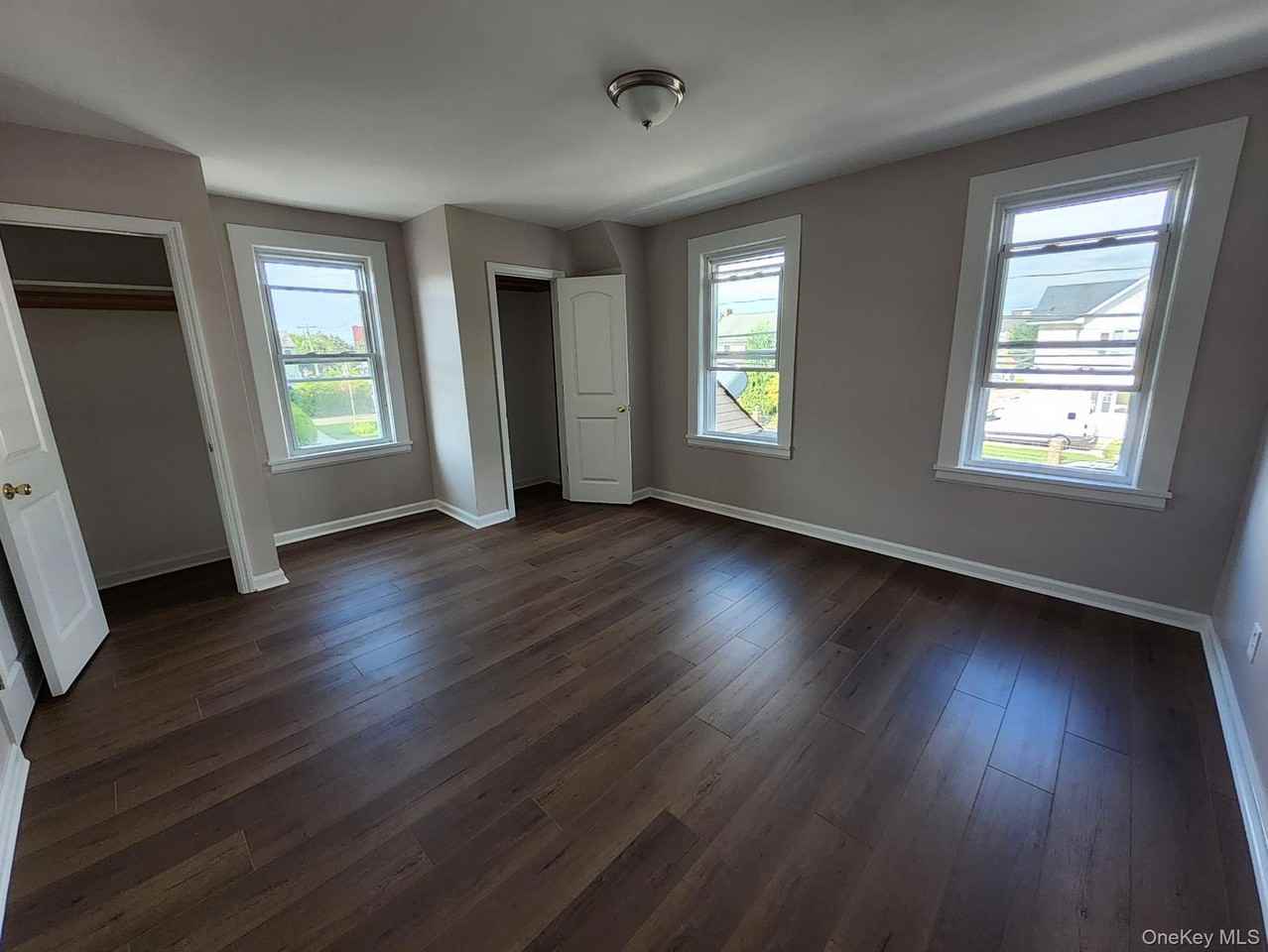 90 Hempstead Ave - Photo 7 of 11