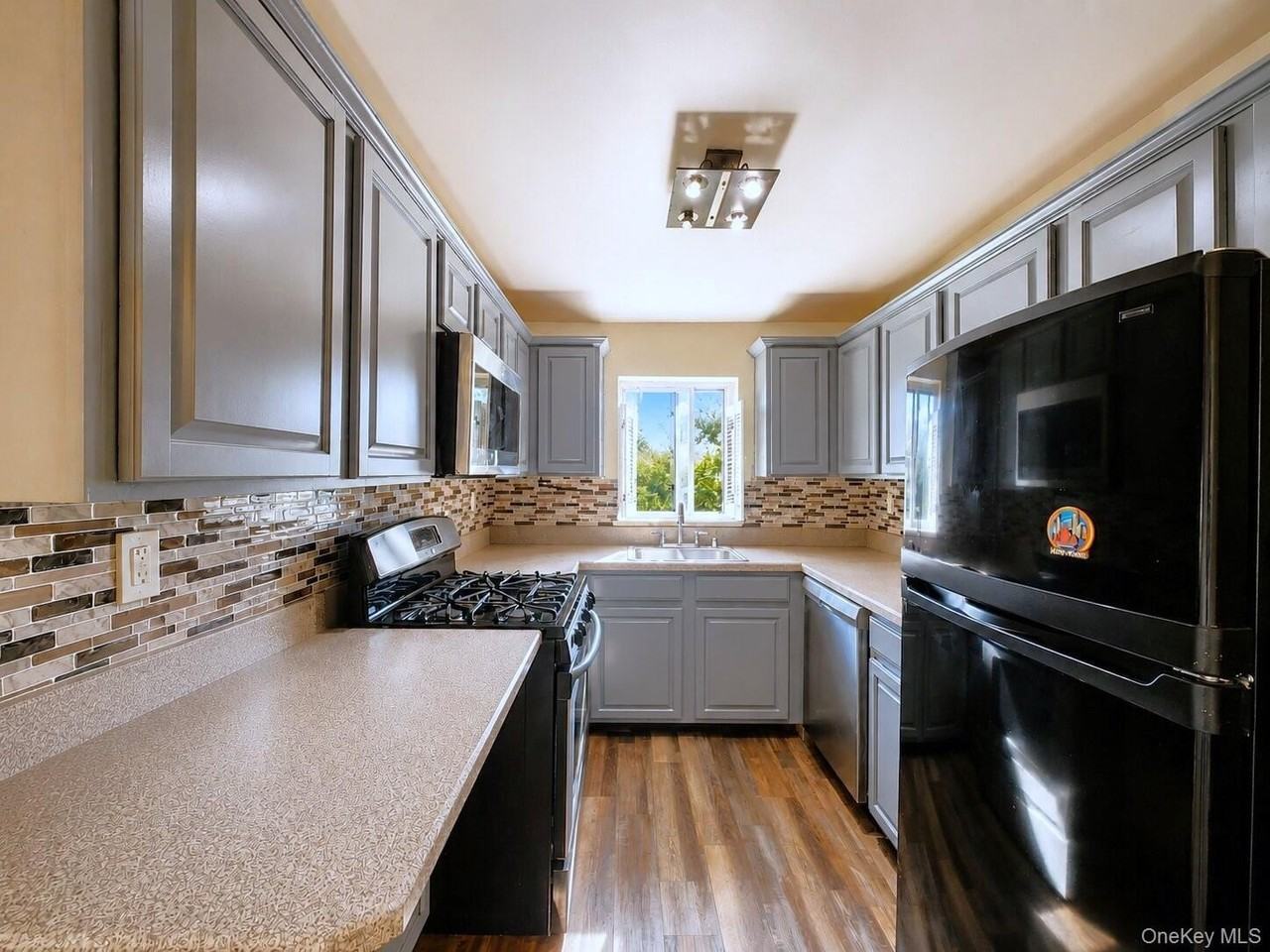 9303 91st Ave - Photo 6 of 15