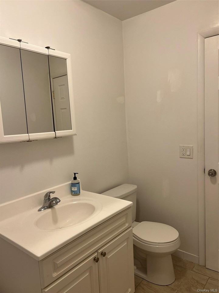 10 Brevoort Dr #1A - Photo 7 of 15