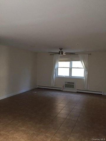 646 E Beech St #MAIN - Photo 6 of 16
