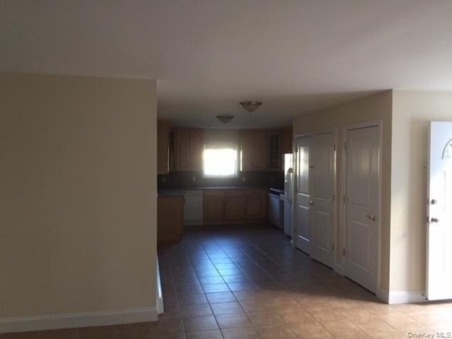 646 E Beech St #MAIN - Photo 7 of 16