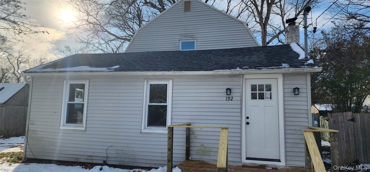 192 Cypress Dr - Photo 2 of 17