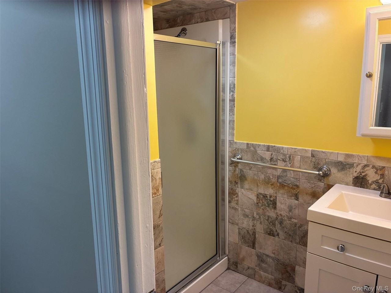 5625 136th St #1FL - Photo 3 of 6