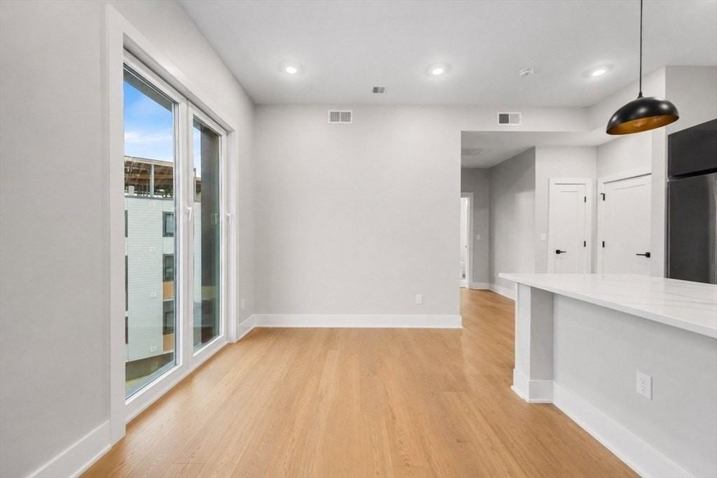 379 Somerville Ave #3 - Photo 6 of 10