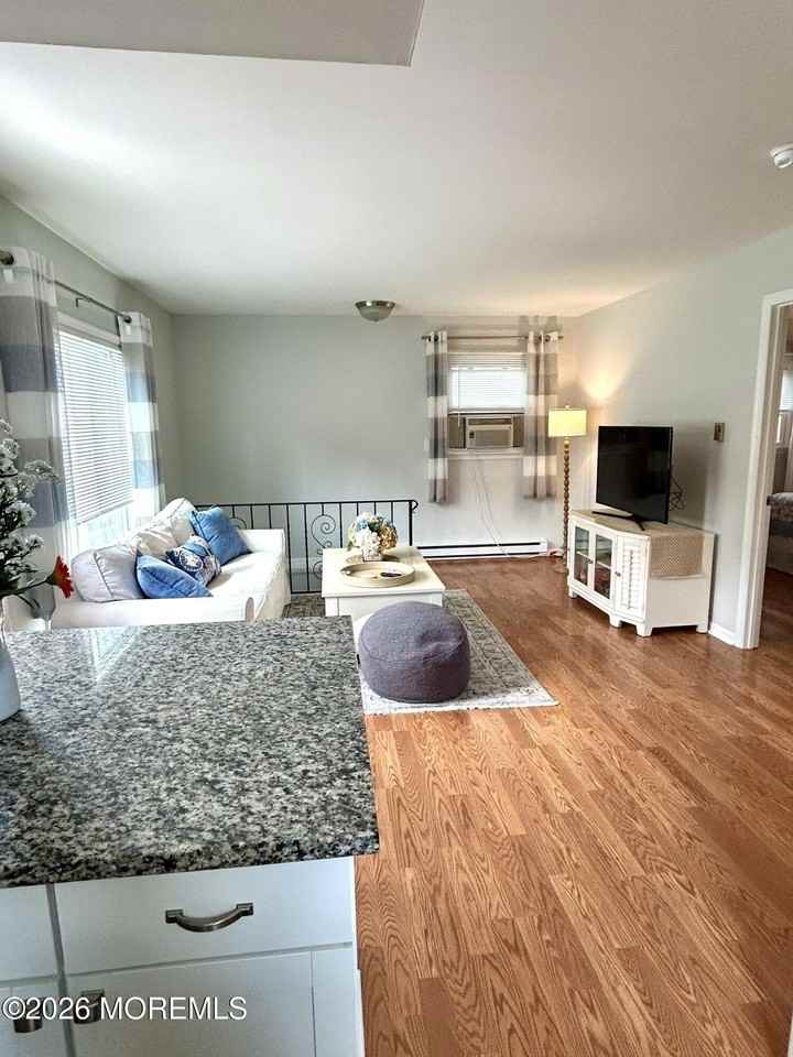 433 Garfield Ln - Photo 3 of 14