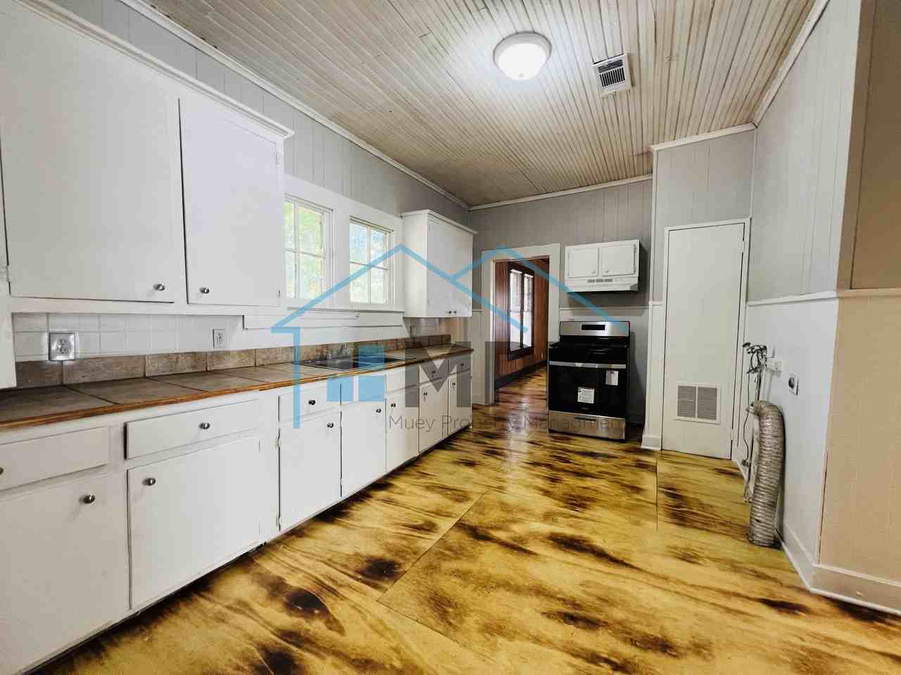 306 S 2nd St #1 - Photo 2 of 9